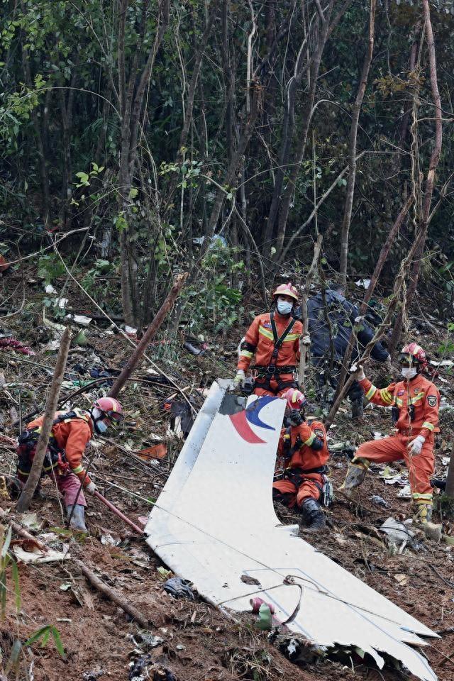 韩坠机最后6分钟公布 177人遇难悲剧